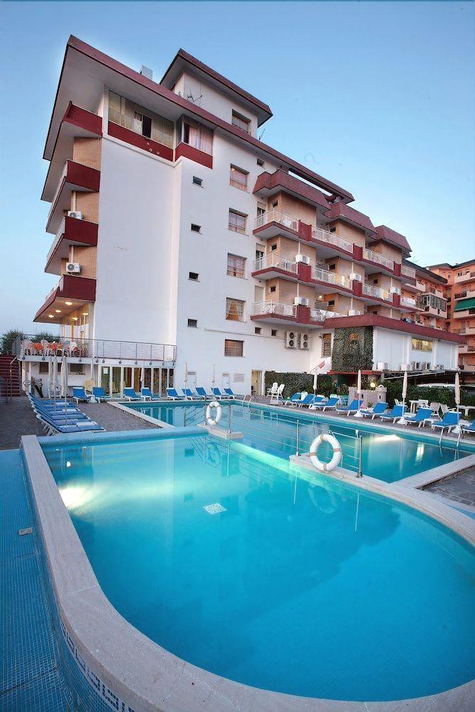 Gallia Club Hotel Cesenatico Esterno foto